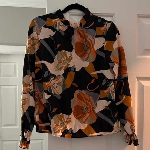 Floral Long Sleeve Women's Top-gorg!!! - Picture 1 of 3